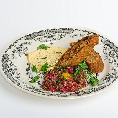 Тартар из говядины в Bimi Vita по цене 770 ₽