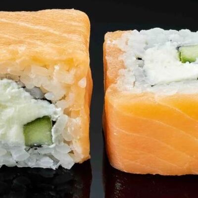 Филадельфия с огурцом в 7 LiR по цене 732 ₽