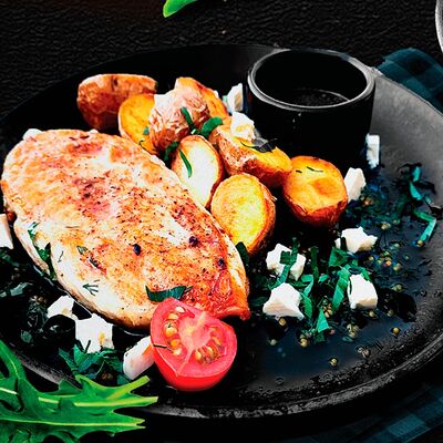 Греческая курица с картошкой и лимонным соусом в Mr. Beluga по цене 570 ₽