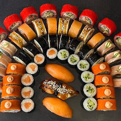 Праздничный сет в MySushi по цене 4299 ₽