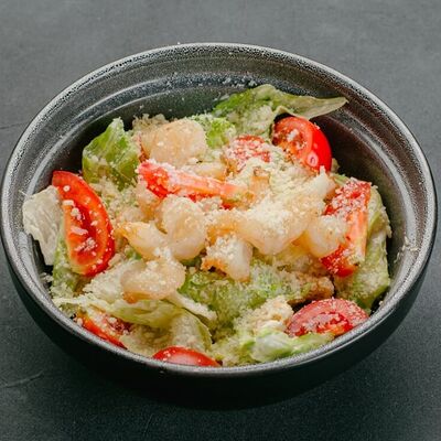 Цезарь с аргентинскими креветками в Mama Pizza по цене 685 ₽