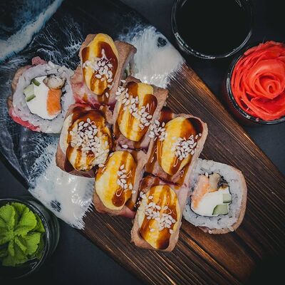Ролл тунец гриль в Sushi Time по цене 800 ₽