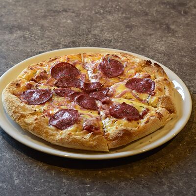 Пицца Салями в La Terrasse по цене 700 ₽