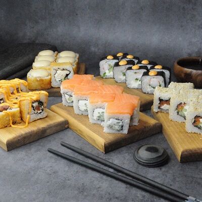 Сет Для друзей в 7Sushi по цене 2359 ₽