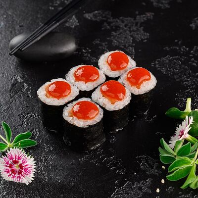 Ролл с острым лососем в Суши Профи по цене 609 ₽