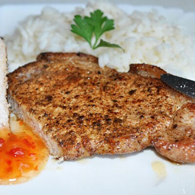 Шницель с жареным картофелем в Вкусно и сытно по цене 550 ₽