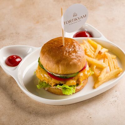 Мини-бургер с курицей в RestikVam по цене 570 ₽