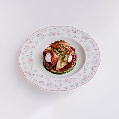 Тартар из запеченной свёклы с кремом из Феты и японским угрём в Клёво по цене 820 ₽