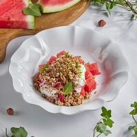 Арбуз с йогуртом и гранолой в Ribambelle