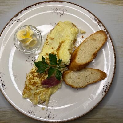 Омлет с беконом в Корона по цене 210 ₽