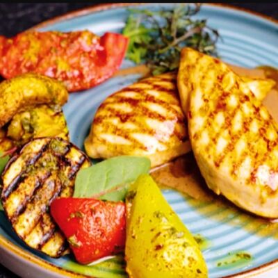 Куриное Филе с овощамив Шашлычный Домик по цене 560 ₽