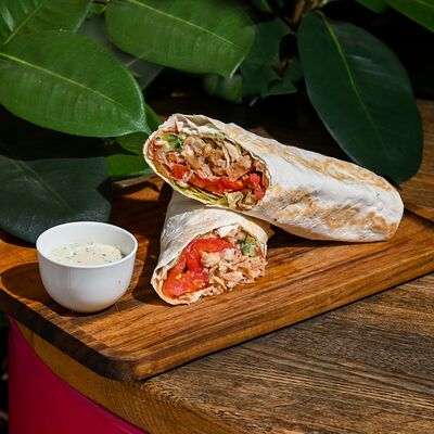 Шаурма с курицей в Контейнер по цене 530 ₽