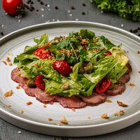 Салат С говяжьим ростбифомв Терракотта