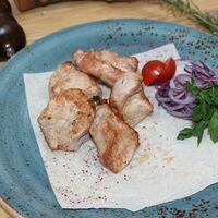 Шашлык из cвинoй шеи в Vinograd