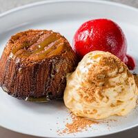 Шоколадный фондан в Rombus cafe