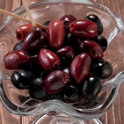 Маслины ассорти в Колбасофф по цене 400 ₽