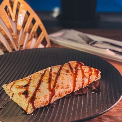 Блин с маршмеллоу и нутеллой в Масленица по цене 430 ₽