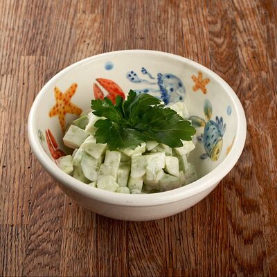 Салат из огурцов со сметаной в Дзамико по цене 290 ₽