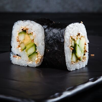 Каппа маки люкс в Crystal Sushi & Rolls по цене 1090 ₸