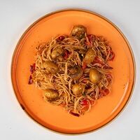 Лапша с грибами и овощамив Saffron - Шафрон