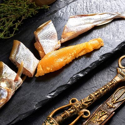 Корюшка вяленая с икрой в Cernovar по цене 890 ₽