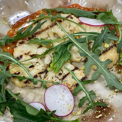 Стейк из цветной капустыв Бар-гриль KOSTER по цене 500 ₽