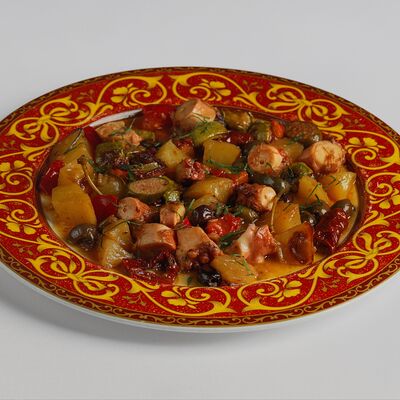 Салат с осьминогом, креветкой и авокадов Bistrot по цене 3300 ₽