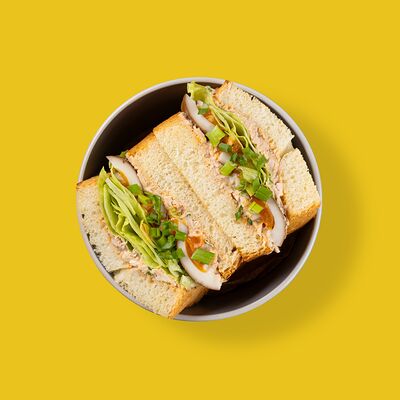 Туна сэндвич в Slurp ramen bar по цене 560 ₽