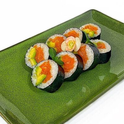 Ролл с лососем и авокадо в Панда по цене 30 р.