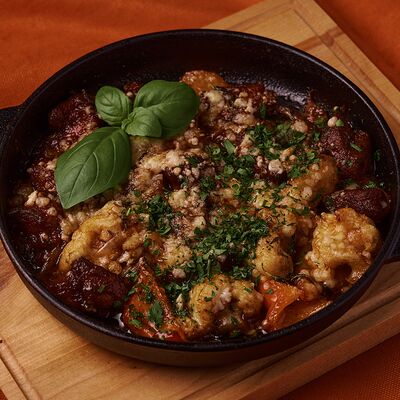 Сковорода со свининойв Липа гастробар по цене 580 ₽