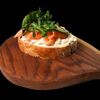 Брускетта со страчателлой и слабосоленым лососем в Beer & Fire Grill по цене 797