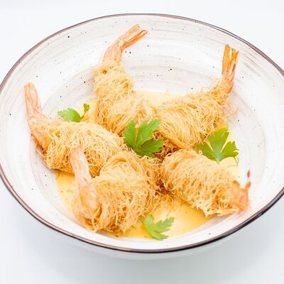 Креветки катаифи с соусом манго в Bella Vita по цене 810 ₽