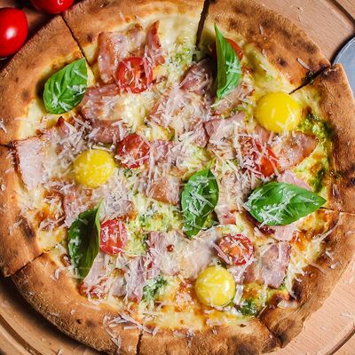 Пицца Карбонара в Капуцин Кирова по цене 680 ₽