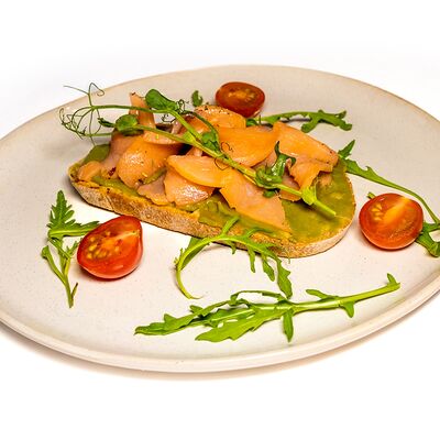 Брускетта с лососем и авокадо в The art cafe по цене 430 ₽