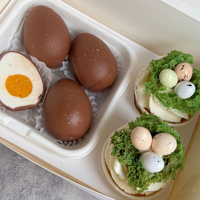 Комбо Капкейки и муссовые пирожные Пасха в Lipatik sweets по цене 2590 ₽
