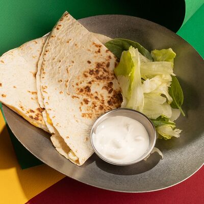 Кесадилья с пиканьей в Lars Vegans по цене 670 ₽