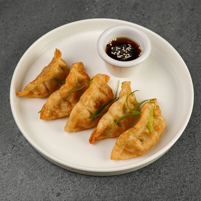 Хрустящие гнёзда со свининой в Кафе Nебо по цене 390 ₽