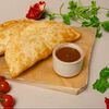 Чебуреки с фаршем из говядины и баранины и соусом Аджика в Фаэтон по цене 320