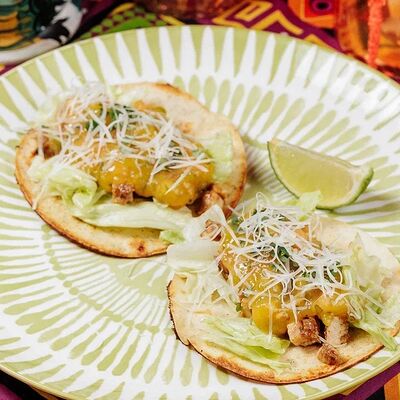 Тако с курочкой в Taqueria by mexico crew по цене 500 ₽