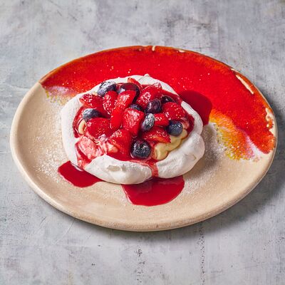 Десерт Павлова в Мамука по цене 730 ₽