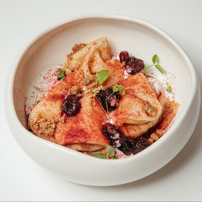 Блин, запеченный в дорблю с вишней в Сны любимого кота по цене 455 ₽