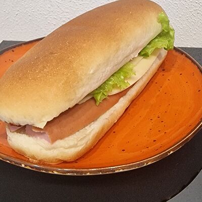 Сэндвич в Капибара кофейня по цене 350 ₽