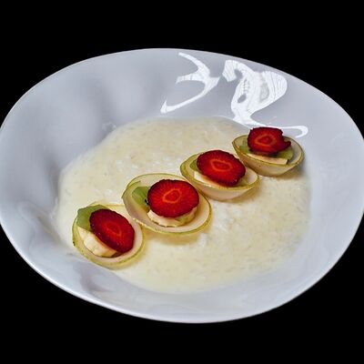 Каша с фруктами на альтернативном молоке в Лаверна по цене 450 ₽