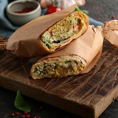 Шаверма с фалафелем в Пряности & Радости на Васильевском по цене 450