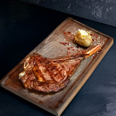 Стейк Томагавк в Berberry & ptichka по цене 1500 ₽