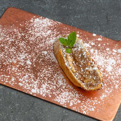 Штрудель Яблочно-грушевый в Jager Meet to Eat по цене 640 ₽