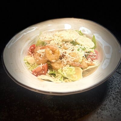 Цезарь с креветками в Шампур по цене 670 ₽