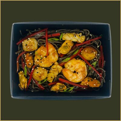 Wok Соба с морепродуктами фиш в Happy Fish Premium по цене 927 ₽