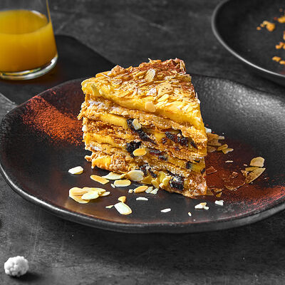 Меренговый торт с черносливом в Тапчан по цене 550 ₽