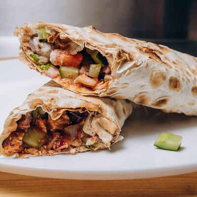 Шаурма из куриного шашлыка в Мастер шашлыка по цене 400 ₽